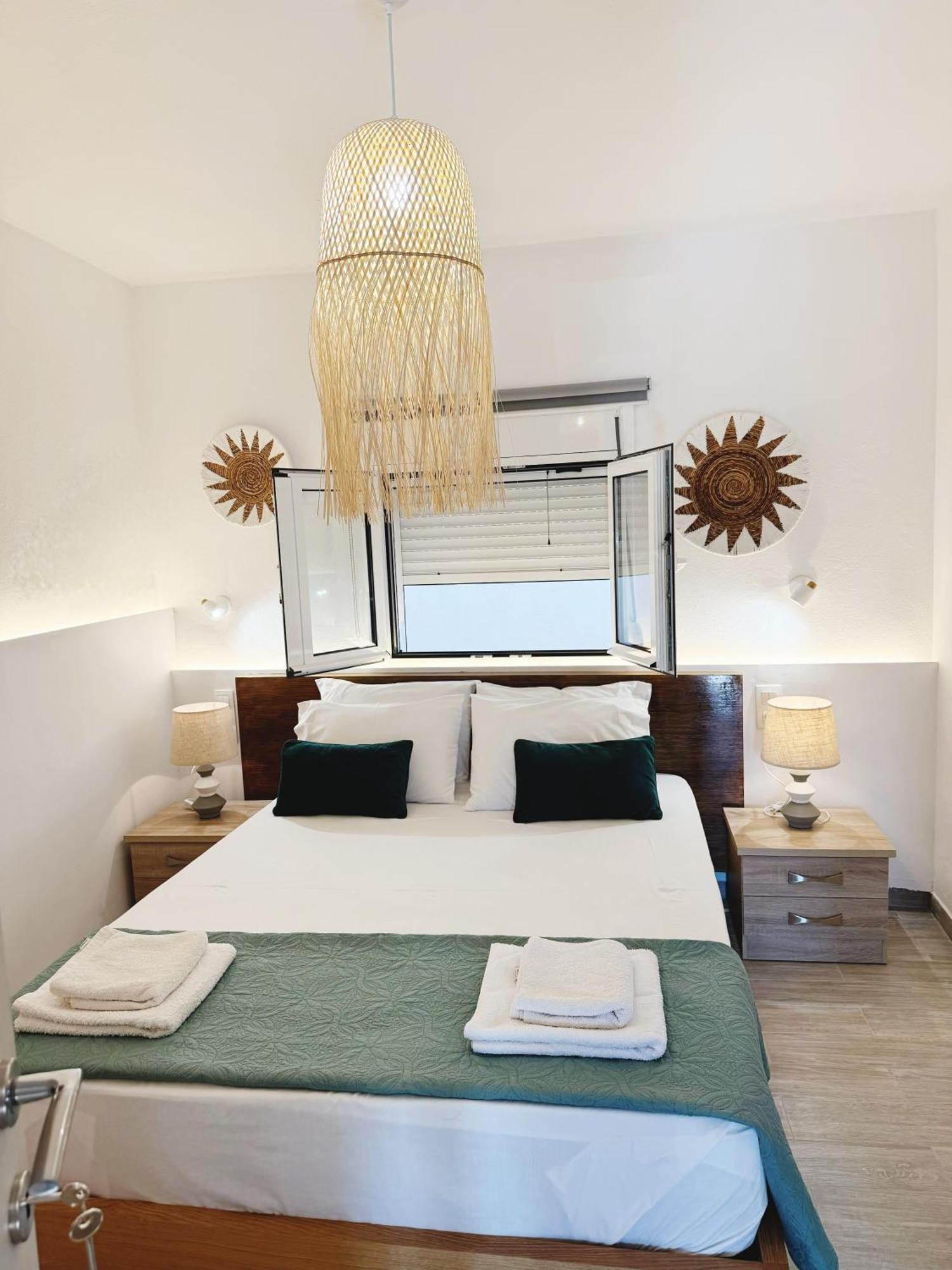 Del Sol Suites สเกียธอสทาวน์ ภายนอก รูปภาพ