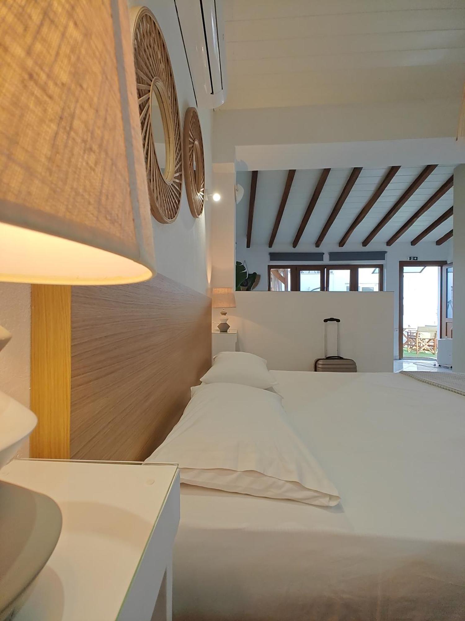 Del Sol Suites สเกียธอสทาวน์ ภายนอก รูปภาพ