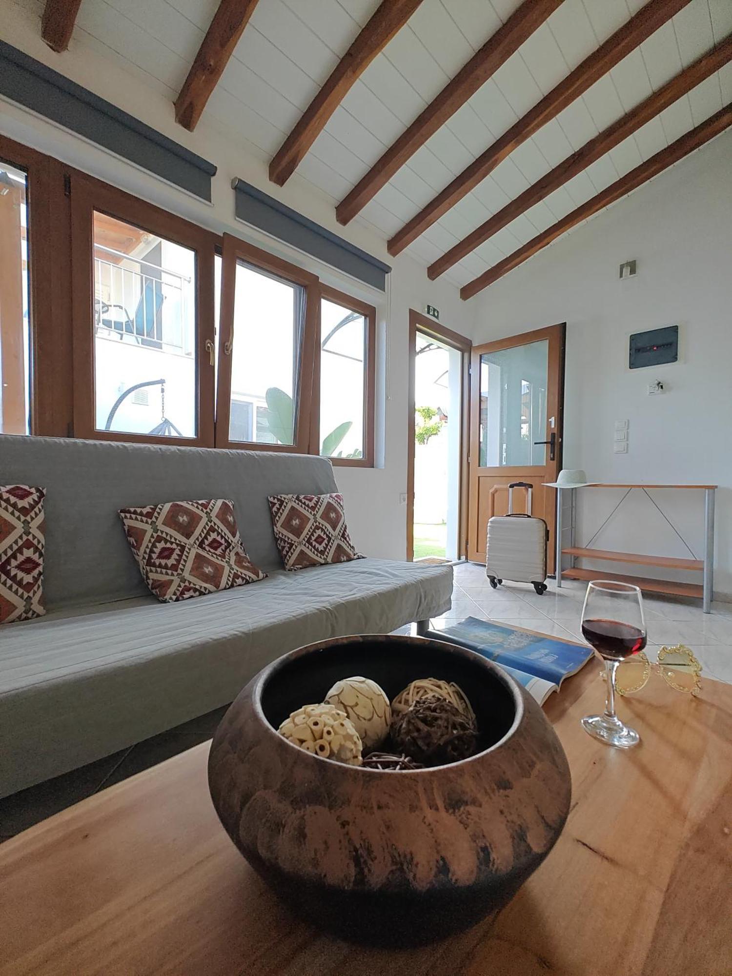 Del Sol Suites สเกียธอสทาวน์ ภายนอก รูปภาพ